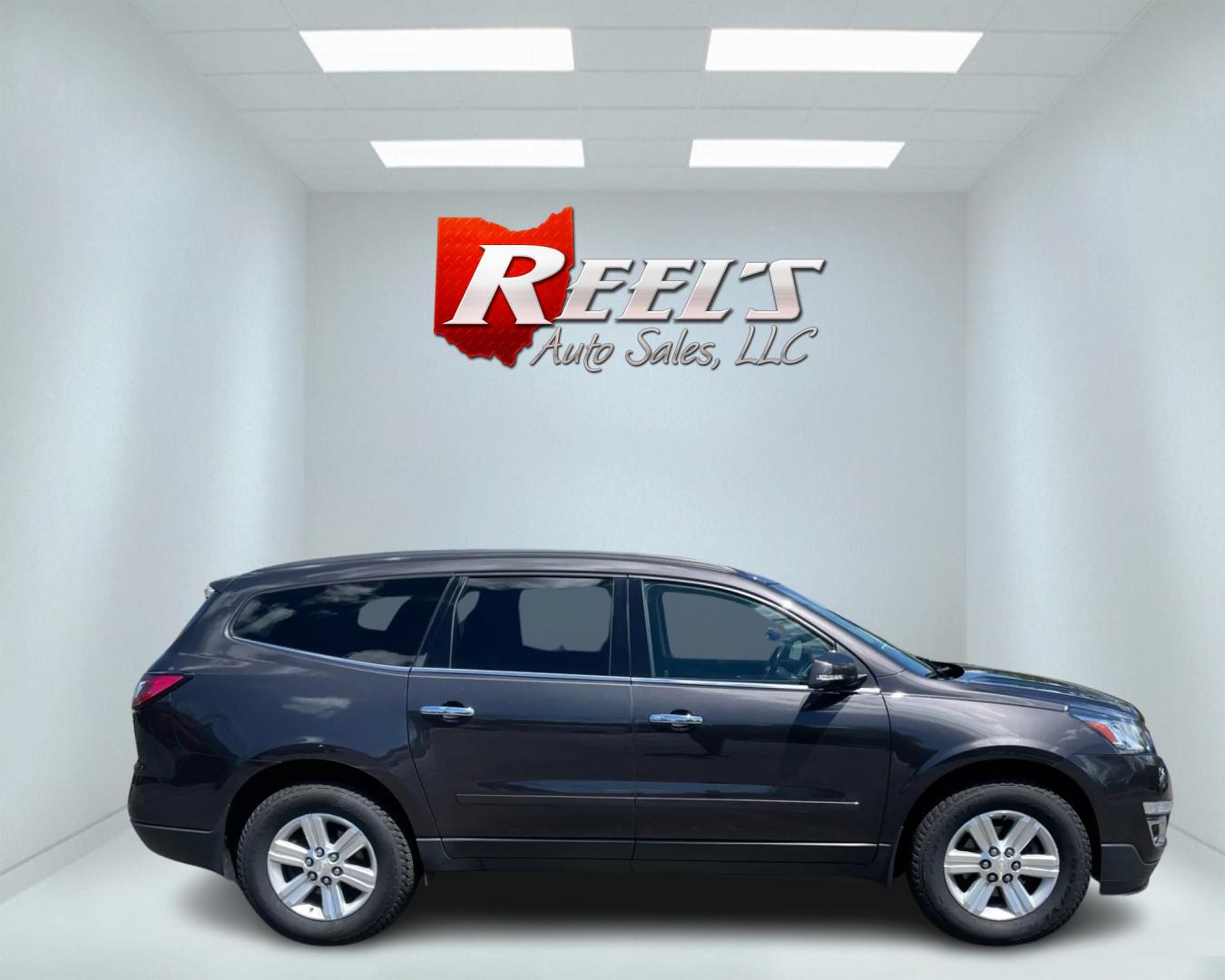 2014 Gray /Black Chevrolet Traverse 2LT AWD (1GNKVHKD9EJ) with an 3.6L V6 DOHC 24V engine, 6-Speed Automatic transmission, located at 11115 Chardon Rd. , Chardon, OH, 44024, (440) 214-9705, 41.580246, -81.241943 - Photo#4